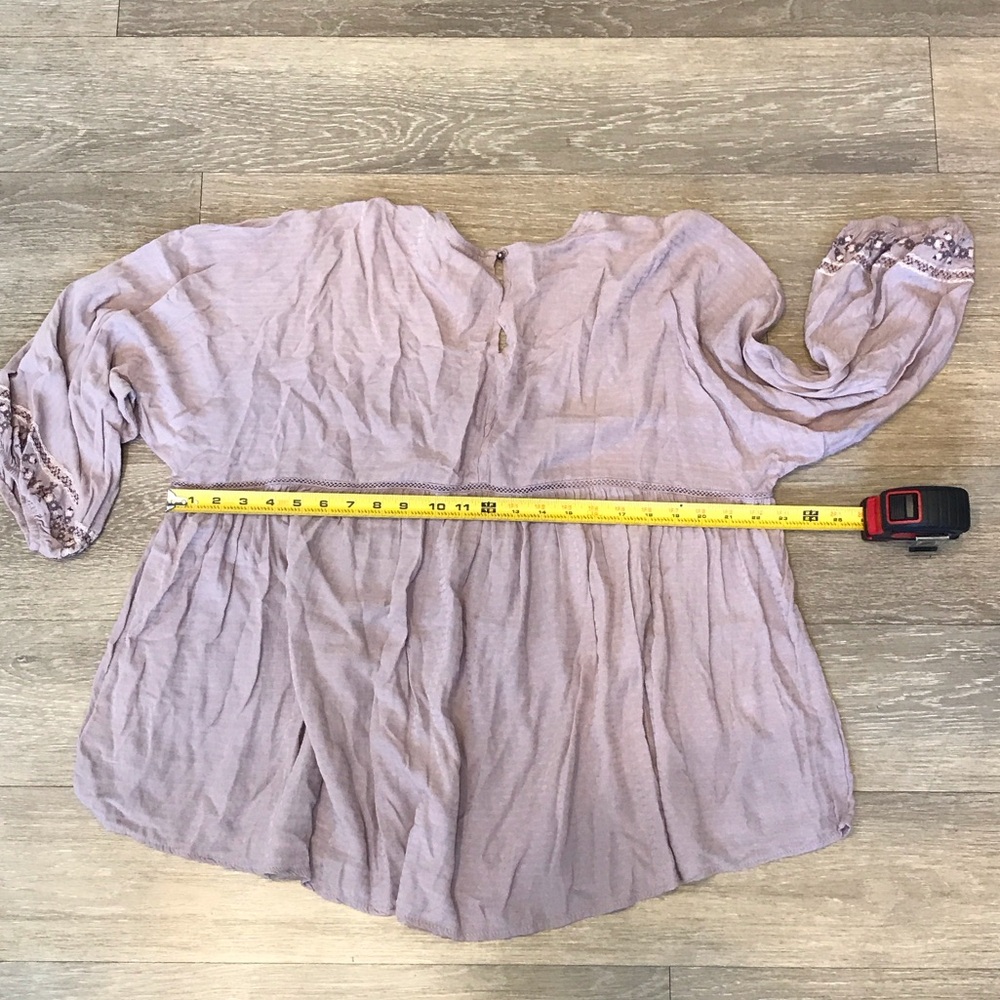 Knox Rose Mauve Embroidered V-Neck Peasant Tunic - Picture 2 of 4